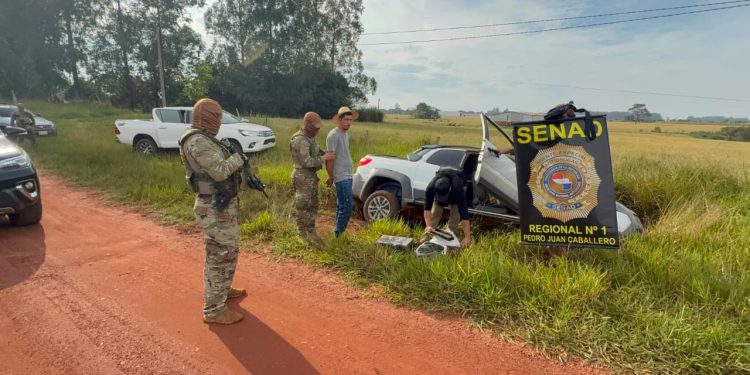 Caen más de 400 kilos de marihuana tras persecución y vuelco en Zanja Pytã