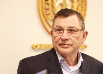 Impulsan proyecto de ley para formalizar el rubro del pohã ñana y proteger las especies vegetales