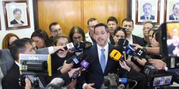 Médicos destacan apertura en Diputados y exigen propuestas concretas al Gobierno