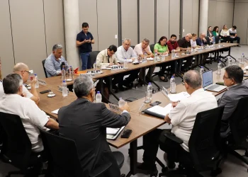 Gobierno asegura fondos para cumplir compromisos con docentes en el PGN 2027