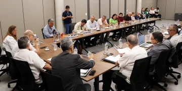 Gobierno asegura fondos para cumplir compromisos con docentes en el PGN 2027