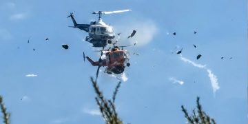 Fallecen dos pilotos en colisión de helicópteros mientras apagaban incendio