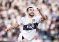 Golazo y ovación: debut soñado para Tim Payne en Olimpia