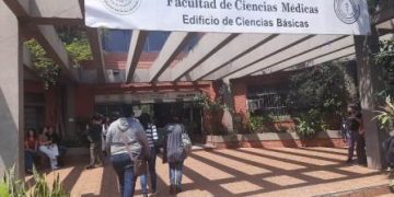 Estudiantes de Medicina-UNA se suman a la huelga nacional de médicos