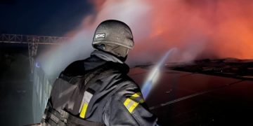 Al menos 27 muertos tras un ataque ruso a un almacén en Kiev