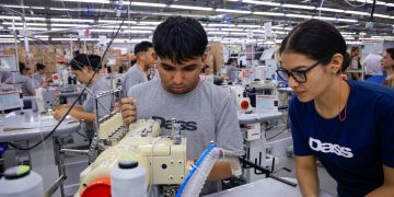 Más de 114.000 personas se incorporaron al mercado laboral en un año, según INE