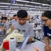 Más de 114.000 personas se incorporaron al mercado laboral en un año, según INE
