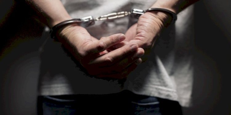 Condenan a un hombre que abusaba de su hija e hijastra tras la muerte de la madre