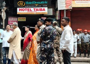 Al menos nueve muertos en un incendio en un hotel en India