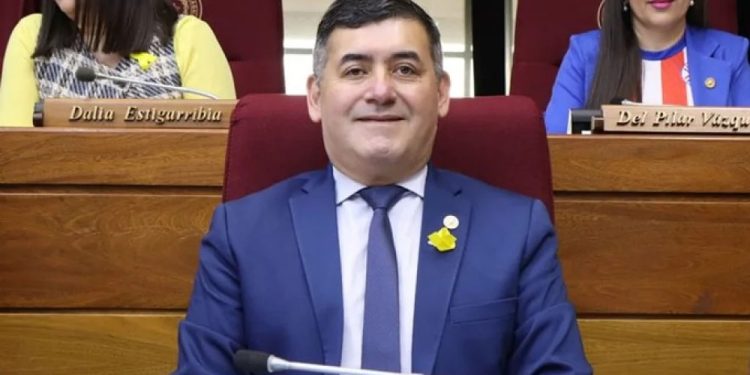 Tildan de vergonzosa la falta de cuórum ante debate por salud