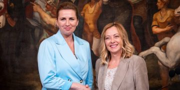 Italia y Dinamarca exigen a la UE endurecer las expulsiones y crear centros de repatriación