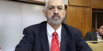 Anulan condena contra exsenador por difamación y ordenan nuevo juicio