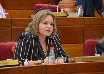Lilian Samaniego advierte ultimátum y renuncia masiva de médicos especialistas en pediatría