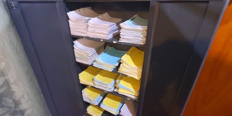 Dos abogados aceptan los hechos en el esquema de la mafia de los pagarés y reciben condenas con suspensión de la pena