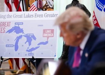 Trump firma orden ejecutiva para rebautizar el Lago Ontario como «Lago América»