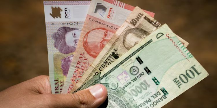 Según Bloomberg Línea, el guaraní avanza frente al dólar apoyado en el mayor comercio exterior y la solidez fiscal