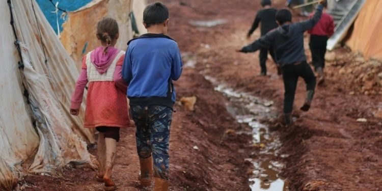 Tres de cada 10 niños vive en situación de pobreza en Paraguay
