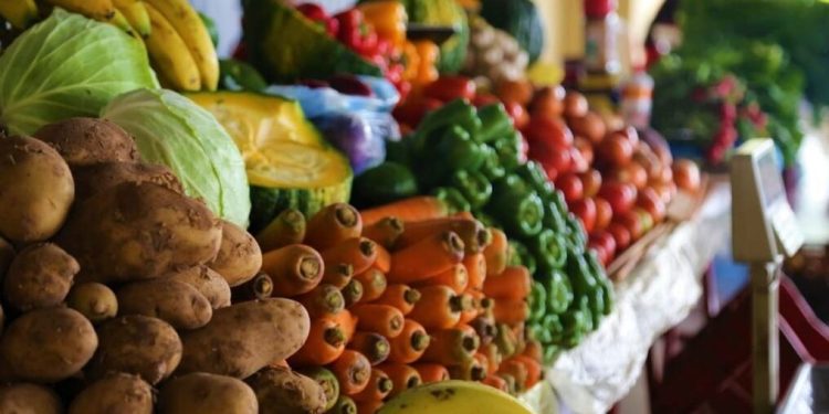 Pequeña suba de precios en julio no frena la caída del costo de los productos en origen