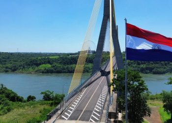 Habilitan paso de vehículos livianos y amplían horario de camiones en el Puente de la Integración