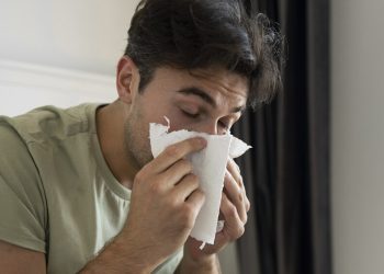 Alertan sobre subvariantes de influenza y los peligros de la automedicación