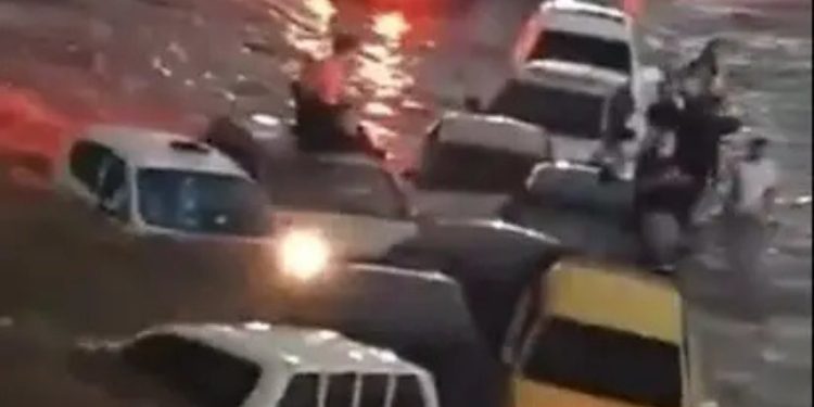 Después del terremoto, Venezuela sufre inundaciones por intensas lluvias