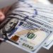 Diputados insta al BCP y al Ejecutivo a intervenir ante la caída del dólar