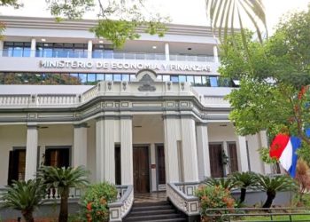 El Ministerio de Economía aprueba la lista para pagar deudas de juicios a quienes aceptaron cobrar menos