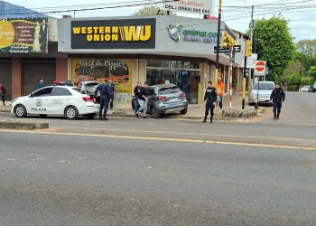 Camión embiste a un automóvil en Itauguá y deja dos mujeres heridas