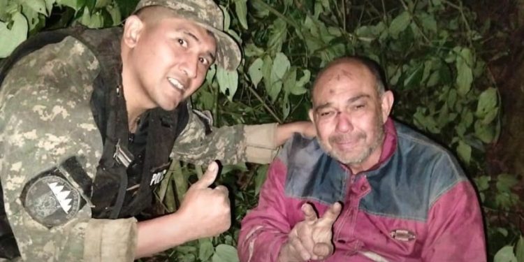 Rescatan con vida a profesor paraguayo tras varios días perdido en un monte de Argentina