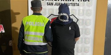 Un sacerdote fue aprehendido tras pedido de auxilio de un adolescente
