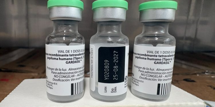 Salud amplía vacuna contra VPH para nuevos grupos vulnerables de hasta 45 años