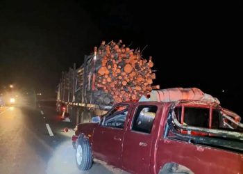Murió tras chocar camioneta contra un tractocamión