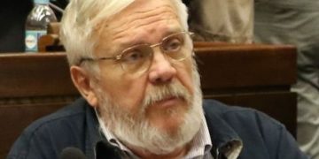 Exsenador cuestiona el escenario político y el enfoque de las elecciones municipales