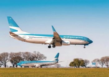Avión de Aerolíneas Argentinas tuvo una falla en el motor y debió regresar a Ezeiza