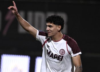 Doblete de Allan Wlk en goleada de Lanús