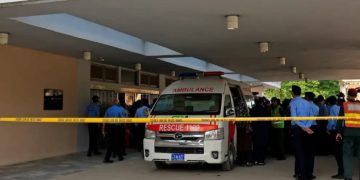 Asciende a 31 la cifra de muertos por ataque contra complejo policial en Pakistán