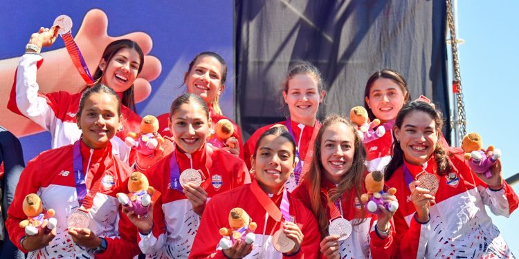 Equipo femenino de remo suma otra medalla paraguaya en los Suramericanos 2026