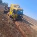Camión cargado de soja volcó tras frenar para evitar embestir a una motocicleta en Minga Porã