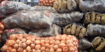 Importadores alertan sobre desabastecimiento de papa y cebolla y cuestionan procesos del MAG