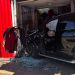 Camioneta terminó incrustada en un local tras choque en pleno centro de Luque