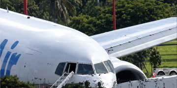 Cinco muertos tras despiste de un avión de carga en Miami