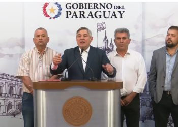 Gobierno y la FEP firman acuerdo y desactivan en parte la huelga docente