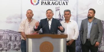 Gobierno y la FEP firman acuerdo y desactivan en parte la huelga docente