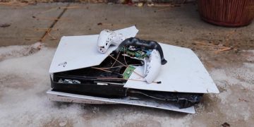 Imputado tras discusión familiar y arrojar una PlayStation por el balcón