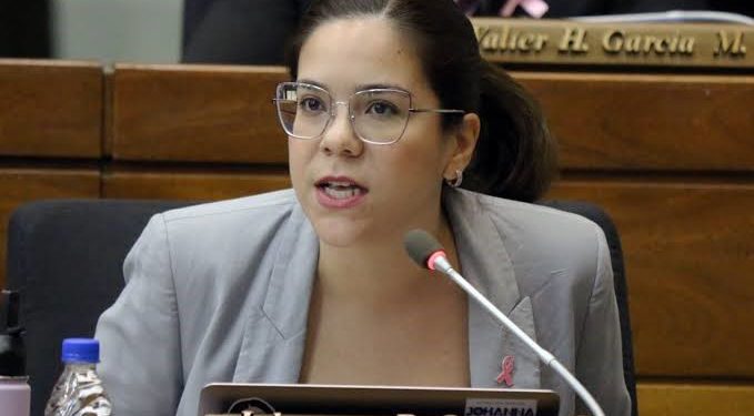 Diputada tildó de «ridícula» la detención por los peluches