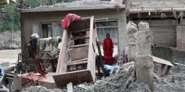 Ya son más de 1.400 los muertos y casi 5.800 desaparecidos por catástrofe de Nepal