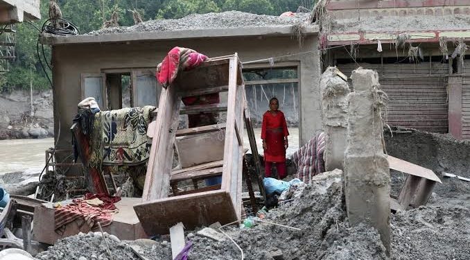 Ya son más de 1.400 los muertos y casi 5.800 desaparecidos por catástrofe de Nepal