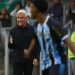 Estafador se hizo pasar por deté de Gremio y engañó a jugadores para pedirles dinero
