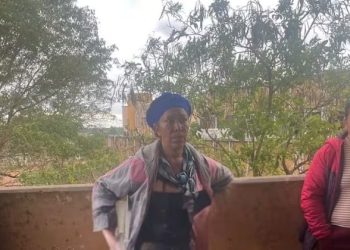 Cuchillo en mano, mujer quería ingresar al hospital para ver a Hugo Javier