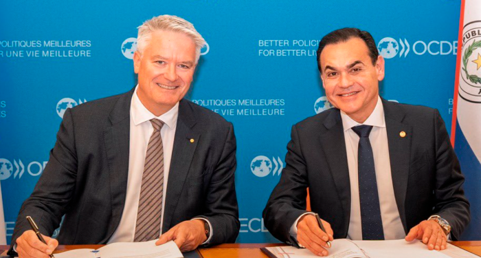 Paraguay suscribe histórico acuerdo de cooperación con la OCDE en París